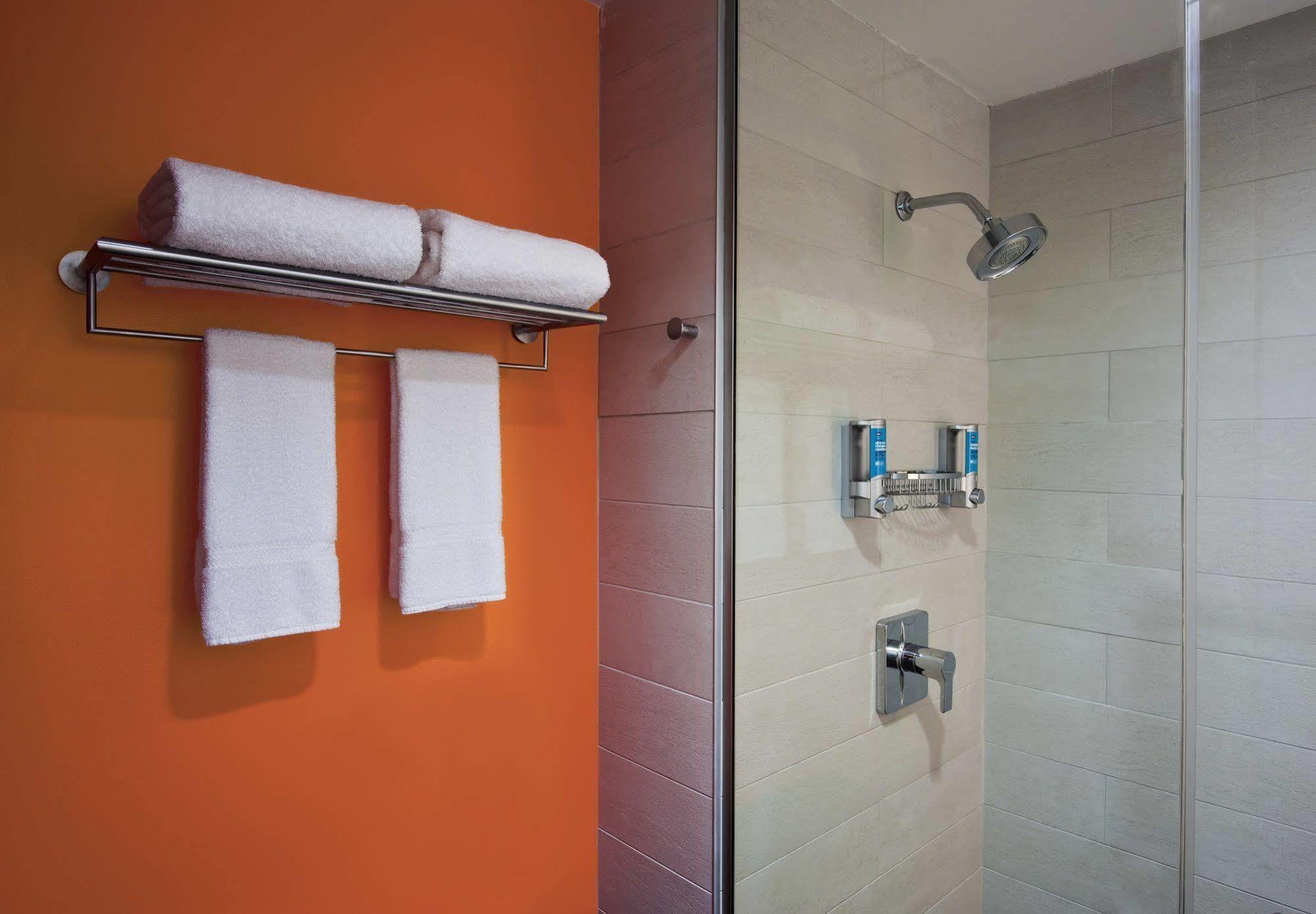 Aloft Beachwood Luaran gambar