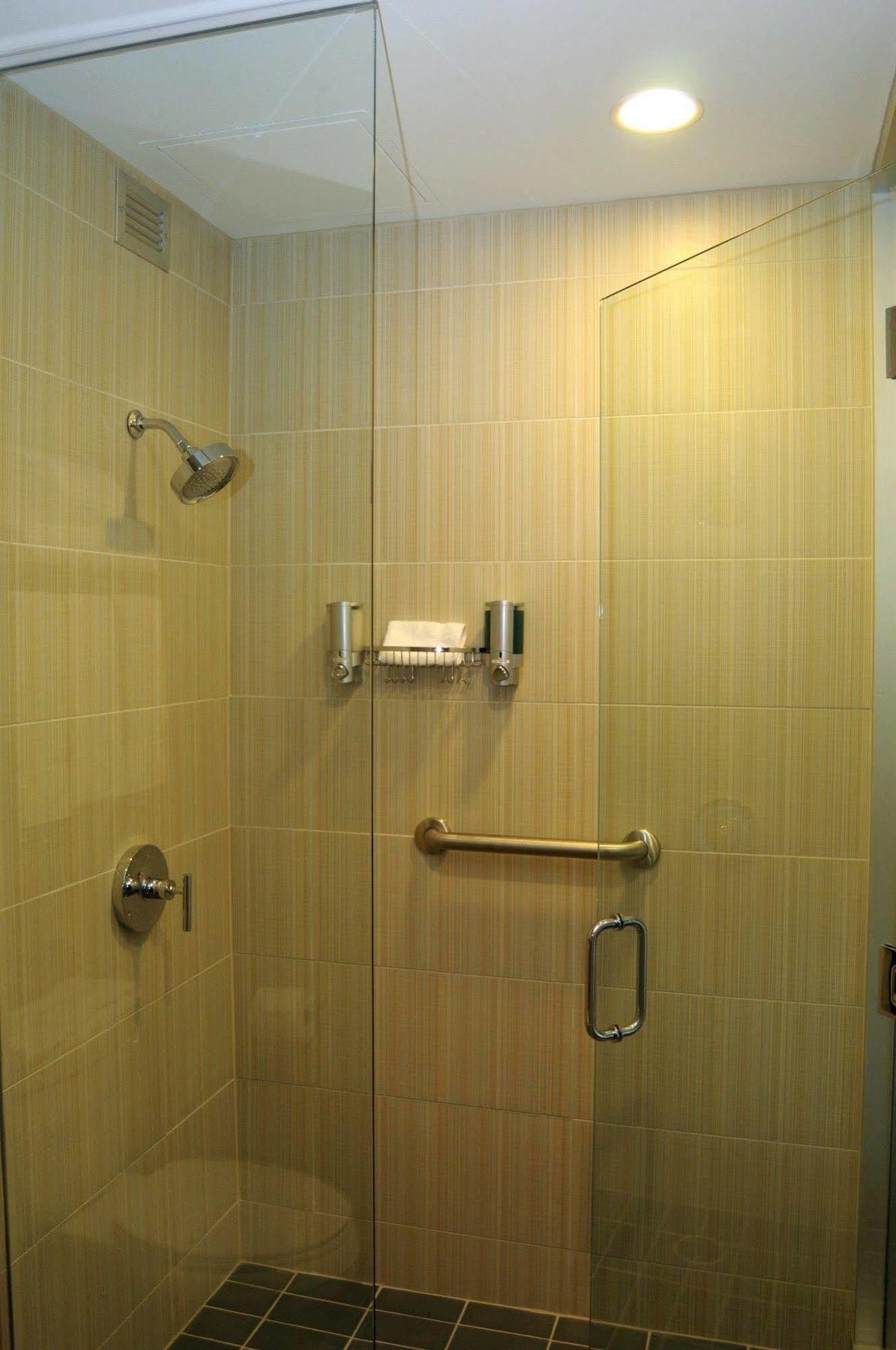 Aloft Beachwood Luaran gambar